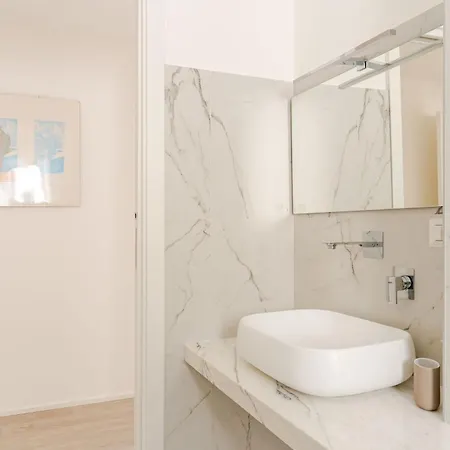 Apartamento Just Here - L'artista *