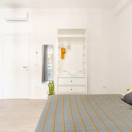Just Here - L'artista Apartamento