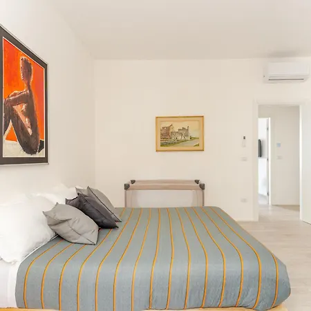 Apartment Just Here - L'artista Bari